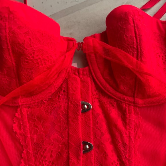 NWT Victoria Secret Never Worn Sexy Corset with Garters, B34 - Picture 7 of 10